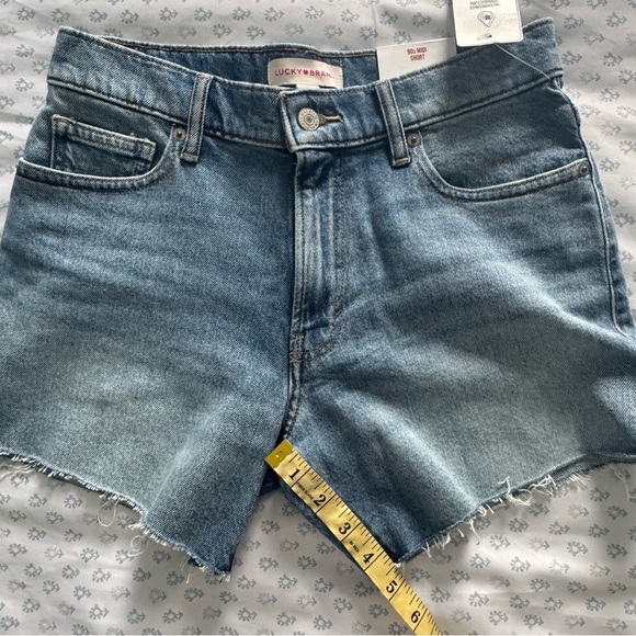 Lucky Brand NWT Women's 90’s Midi Blue Denim Shorts - Picture 3 of 6